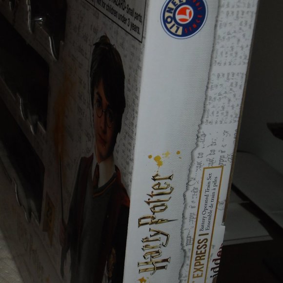 LIONEL, HARRY POTTER, HOGWARTS EXPRESS, TRAIN SET, 28 PIECE SET, BRAND NEW!! - Picture 4 of 12